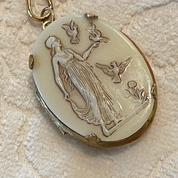 Vintage Large EMBOSSED IVORY& Brass LOCKET * Mythical Goddess & Birds * 2 photos - Picture 7 of 8